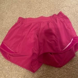 lululemon sonic pink 2.5 inch high rise shorts